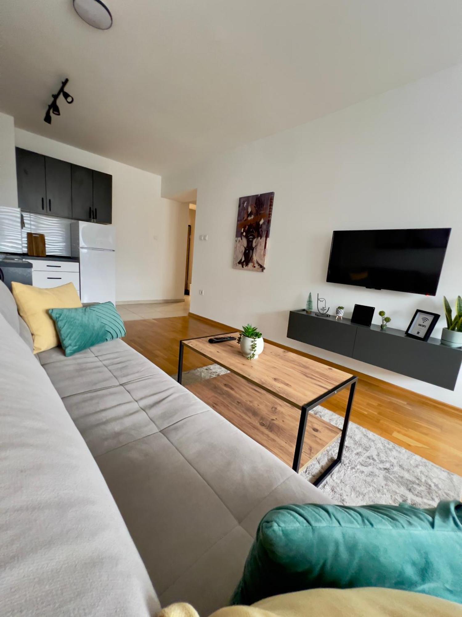 Urban Side Apartments Скопье Экстерьер фото